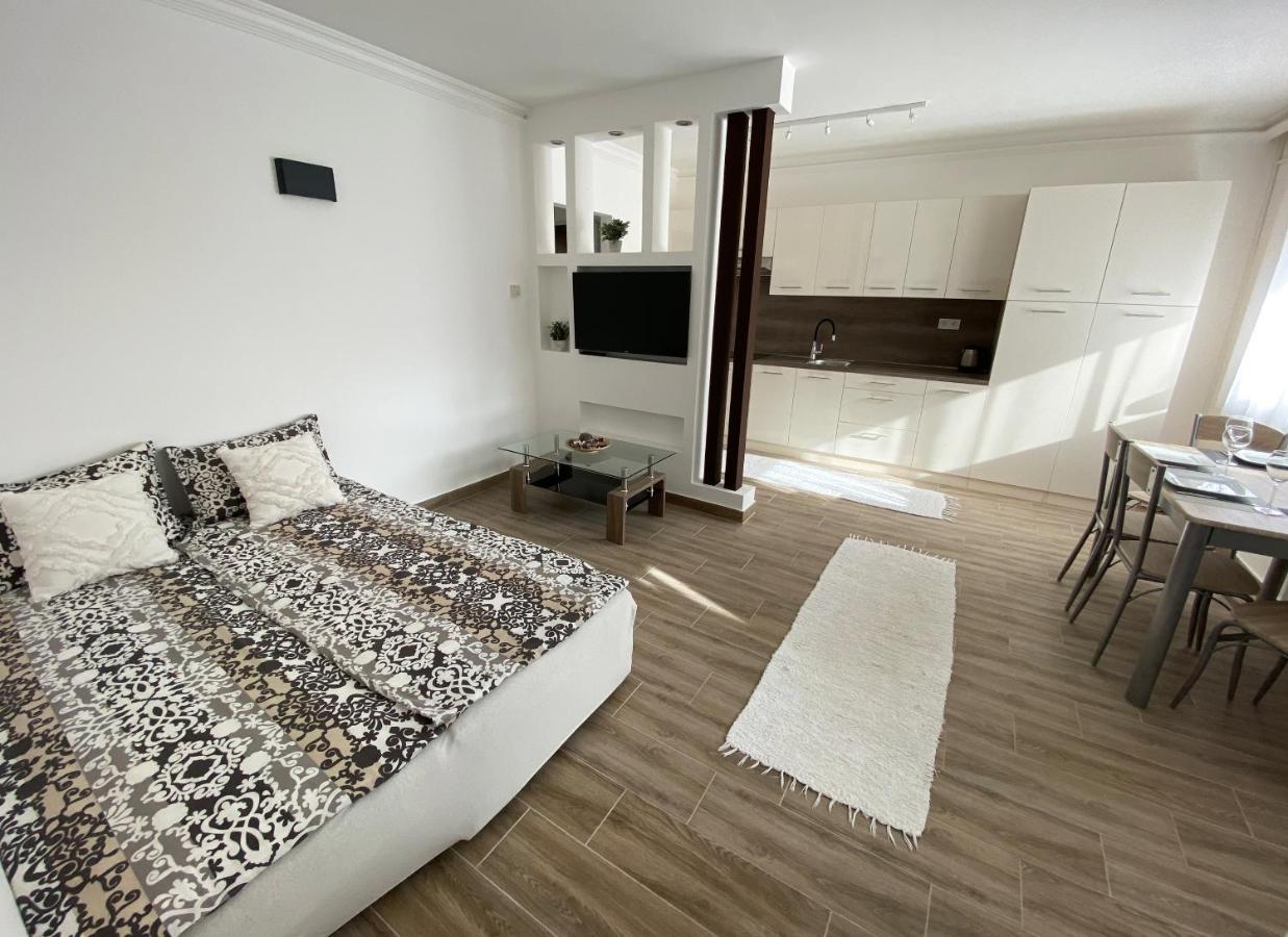 Andrea Apartmanok 2 Hajdúszoboszló Екстериор снимка